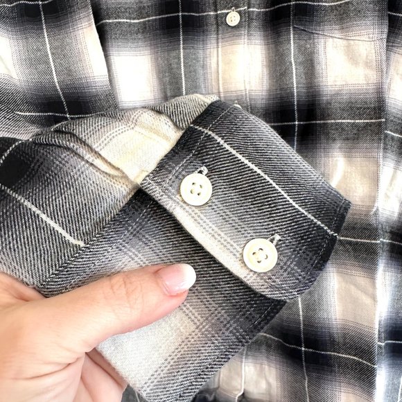 Levi's NWT $60 Caviar Plaid Pocket Kenna Button Up Flannel Top Women's M… - Picture 5 of 9